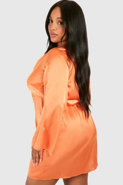 boohoo Robe Mini à Encolure Drapée et Manches Évasées avec Texture Supplémentaire<Femme Robes Moulantes|Robes À Manches Longues