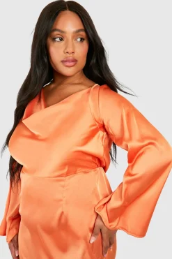 boohoo Robe Mini à Encolure Drapée et Manches Évasées avec Texture Supplémentaire<Femme Robes Moulantes|Robes À Manches Longues