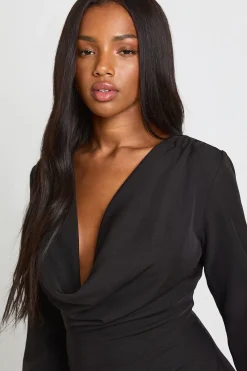 boohoo Robe mini à encolure drapée et manches évasées<Femme Robes À Manches Longues|Robes
