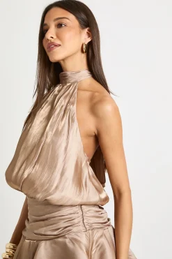 Robe mini à encolure halter en satin texturé, jupe froncée à volants