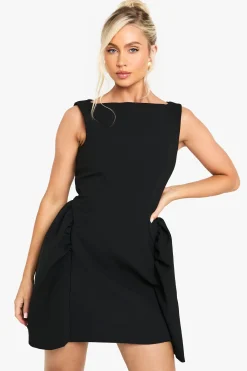 Robe mini à encolure Slash et jupe ample