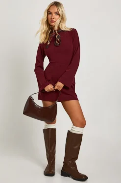 Robe mini en corde à col haut