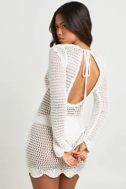 Robe Mini En Crochet Ajouré À Manches Longues Pour La Plage