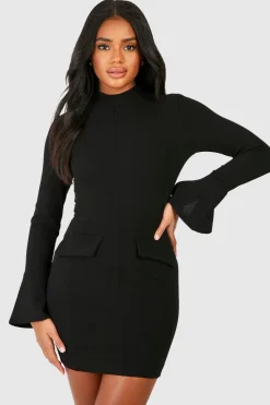 Robe mini en crêpe à col montant et détails poches