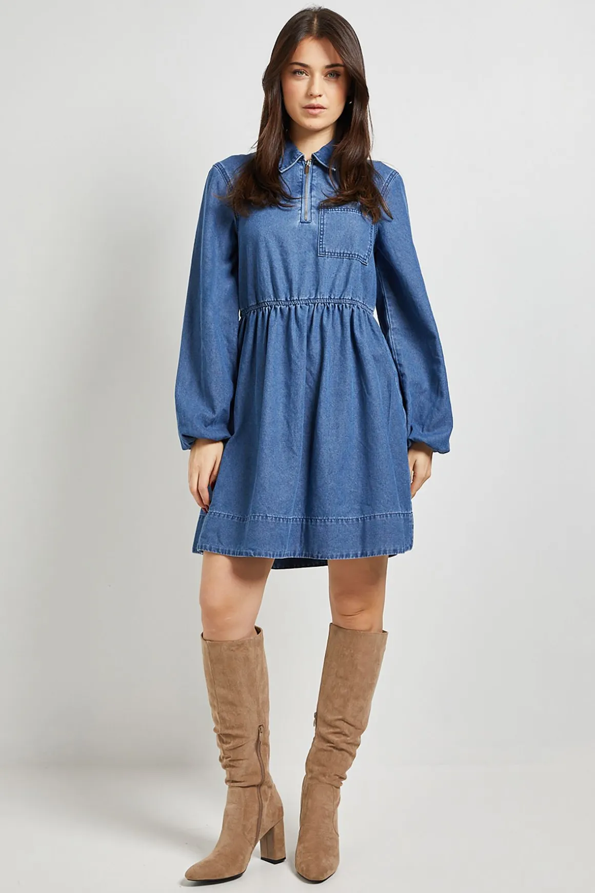 Robe Mini En Denim À Manches Longues Avec Détail De Poche Et Fermeture Zippée Devant