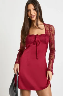 boohoo Robe mini en dentelle à manches évasées<Femme Satin Et Dentelle|Robes À Manches Longues