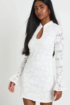 boohoo Robe Mini En Dentelle Premium À Col Montant<Femme Robes Moulantes|Satin Et Dentelle