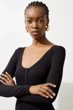 Robe mini en jersey côtelé de viscose luxueuse à col rond plongeant