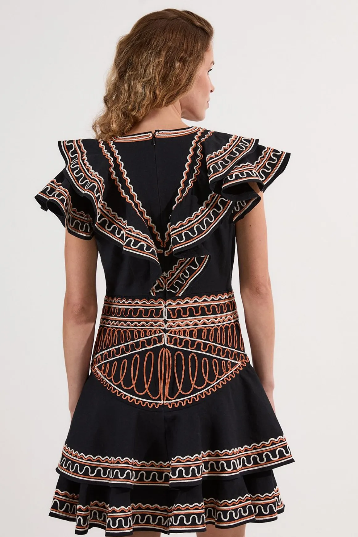 Robe mini en lin de coton brodé tissé à décolleté plongeant