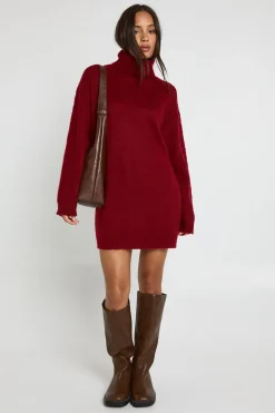 Robe mini en maille brossée ultra douce avec col roulé