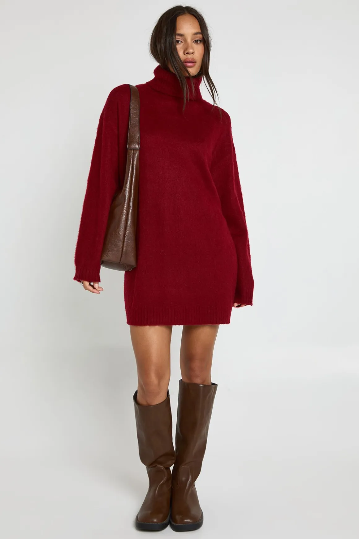 Robe mini en maille brossée ultra douce avec col roulé