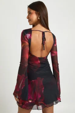boohoo Robe mini en maille florale à manches évasées Blur<Femme Robes À Manches Longues|Robes