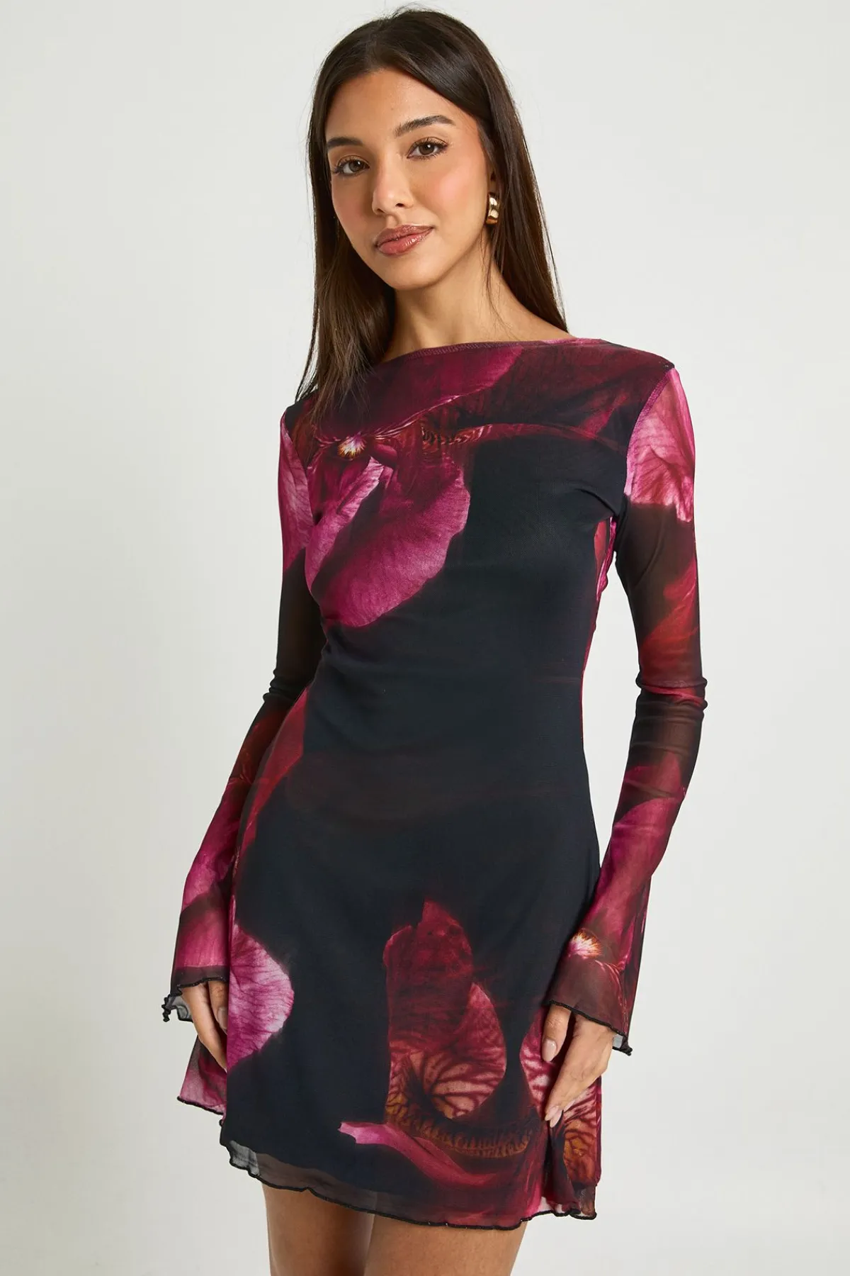 boohoo Robe mini en maille florale à manches évasées Blur<Femme Robes À Manches Longues|Robes