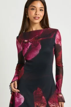 boohoo Robe mini en maille florale à manches évasées Blur<Femme Robes À Manches Longues|Robes