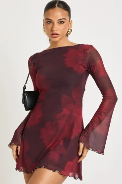 Robe mini en maille imprimée à motifs floraux flous avec manches évasées