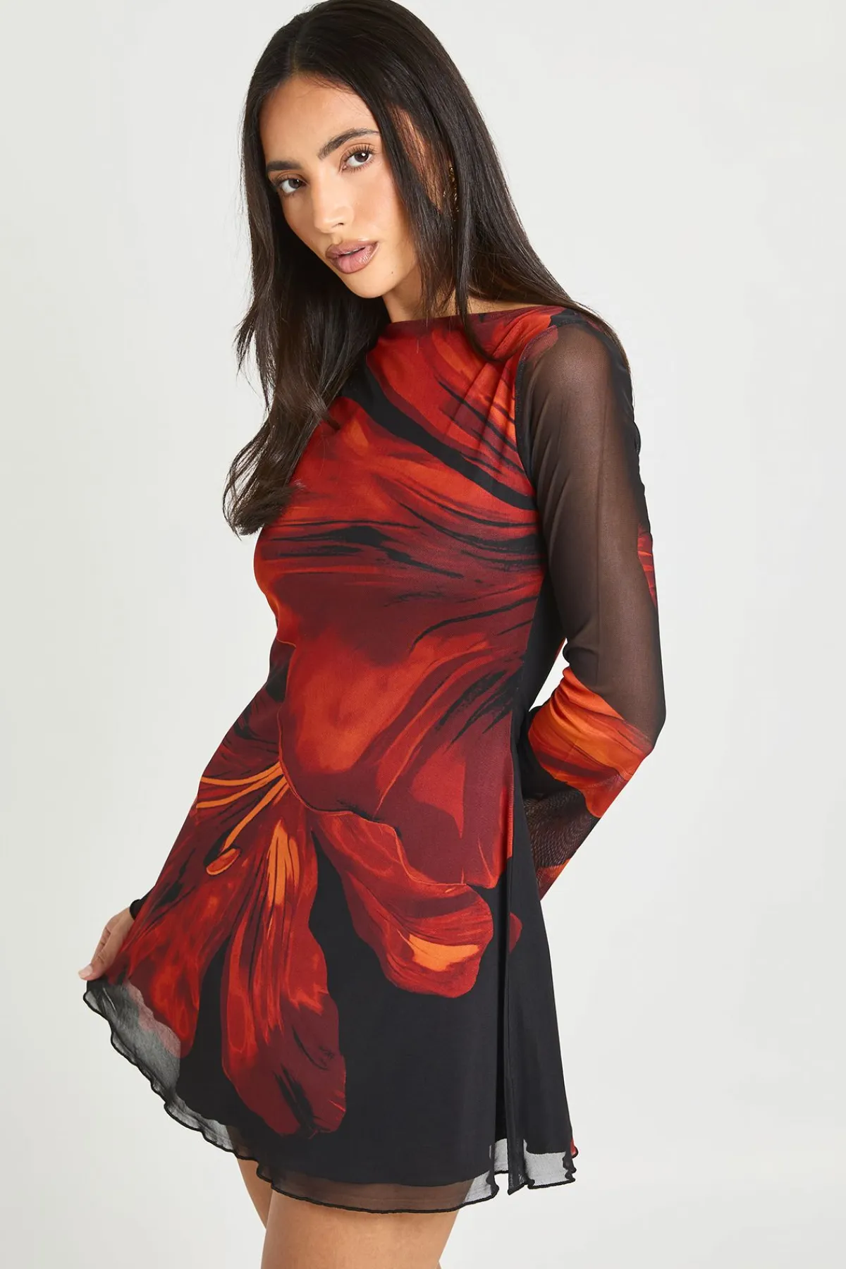boohoo Robe Mini En Mesh À Manches Évasées Et Motif Floral<Femme Robes Moulantes|Robes À Manches Longues