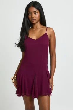boohoo Robe Mini En Mousseline Avec Détail Cape Et Ourlet À Godets<Femme Robes À Manches Longues|Robes