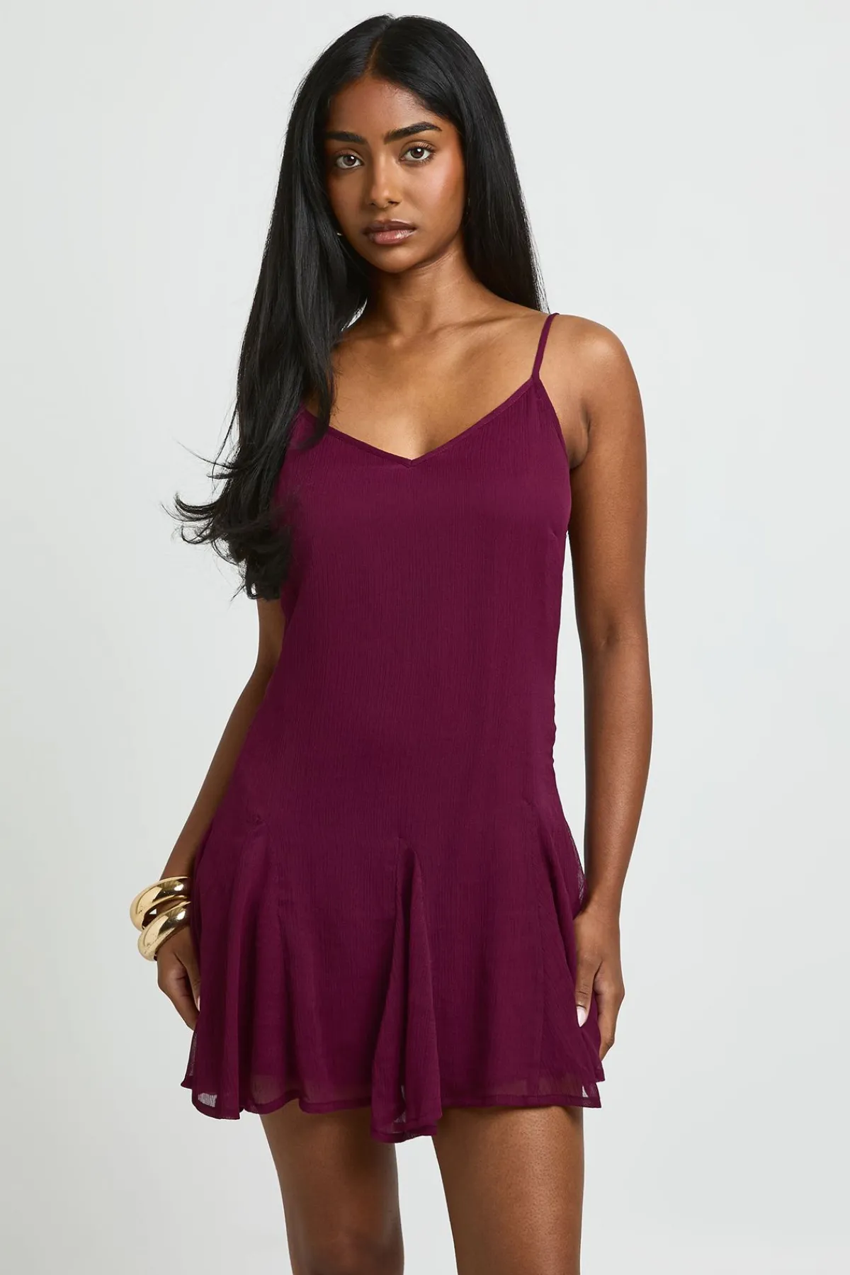 boohoo Robe Mini En Mousseline Avec Détail Cape Et Ourlet À Godets<Femme Robes À Manches Longues|Robes