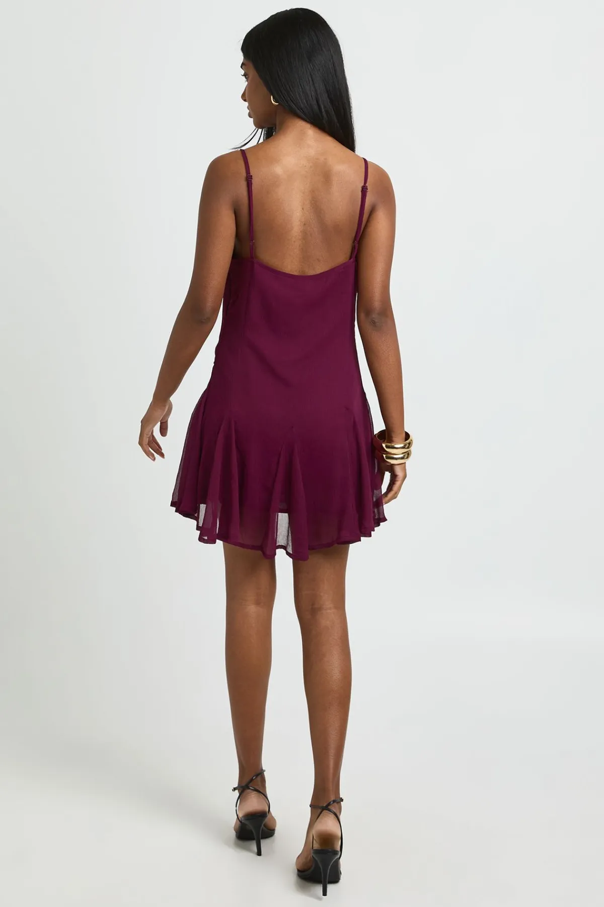 boohoo Robe Mini En Mousseline Avec Détail Cape Et Ourlet À Godets<Femme Robes À Manches Longues|Robes