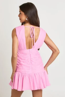 boohoo Robe Mini En Mousseline À Décolleté Plongeant<Femme Toutes Les Robes|Robes Moulantes