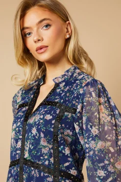 Robe Mini en Mousseline Florale avec Finitions Brodées à la Main