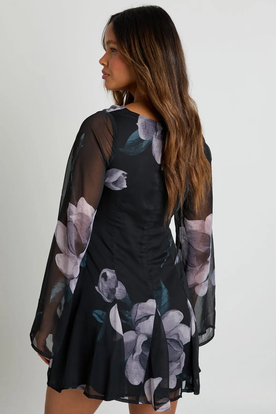 Robe Mini En Mousseline À Manches Longues Et Motif Floral