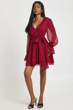 boohoo Robe Mini en Mousseline à Manches Volumineuses et Taille Nouée<Femme Robes Patineuses|Robes À Manches Longues
