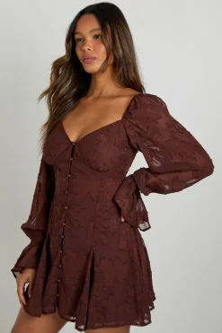 boohoo Robe Mini En Mousseline À Motif Floral Dévoré Avec Ourlet À Godets<Femme Looks Chocolat|Robes Patineuses