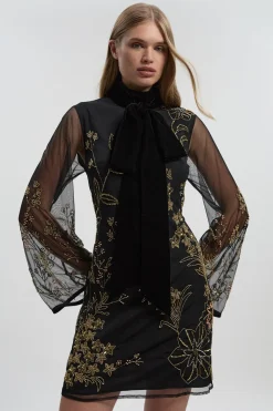 Robe Mini en Organdi Tissé Ornée d'Appliqués Floraux