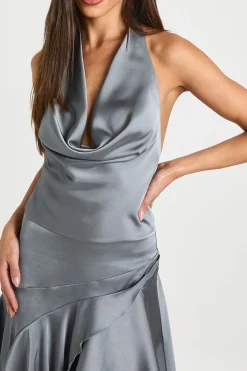 boohoo Robe Mini en Satin à Col Bénitier et Ourlet Asymétrique<Femme Satin Et Dentelle|Robes Patineuses