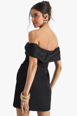 Robe Mini en Satin à Détails Ruched, Drapé et Col Bardot