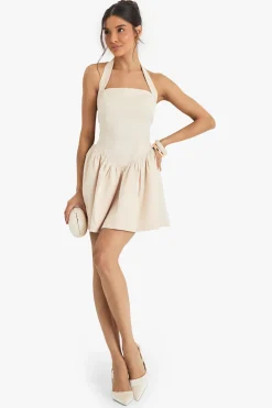 boohoo Robe Mini en Satin à Encolure Halter, Taille Basse et Jupe Volumineuse<Femme Satin Et Dentelle|Robes Patineuses
