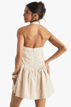 boohoo Robe Mini en Satin à Encolure Halter, Taille Basse et Jupe Volumineuse<Femme Satin Et Dentelle|Robes Patineuses