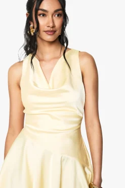 Robe Mini en Satin à Taille Basse