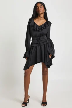 Robe Mini en Satin Texturé avec Détails de Volants