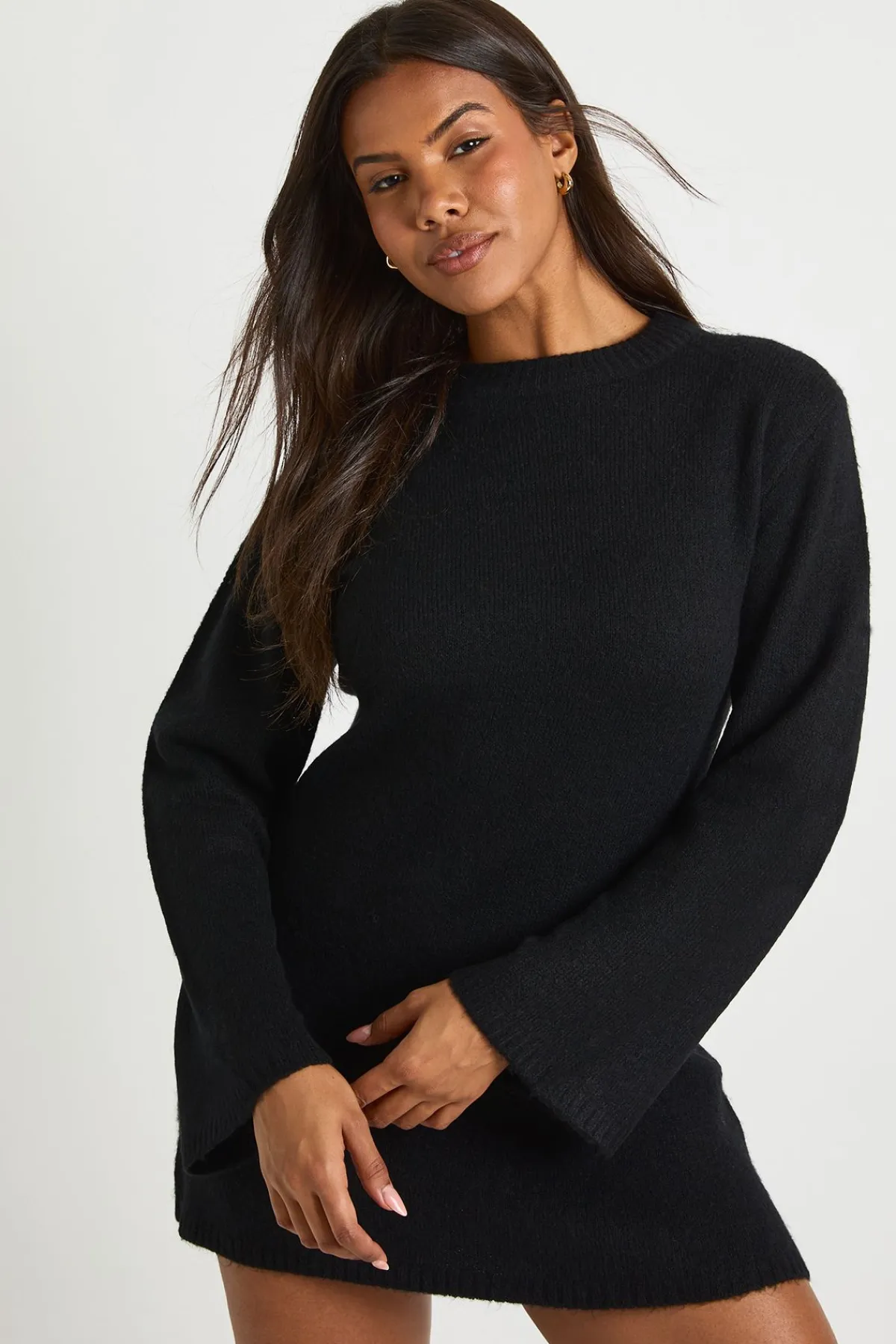 boohoo Robe mini en tricot à col rond et manches évasées<Femme Robes À Manches Longues|Robes