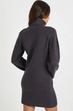 Robe mini en tricot épais à col roulé haut