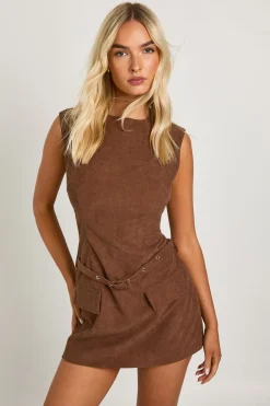 Robe mini en velours côtelé à manches cap