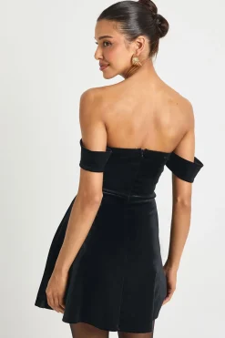 Robe Mini En Velours Décolleté Bardot Plongeant