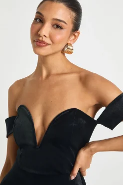 Robe Mini En Velours Décolleté Bardot Plongeant