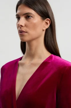 Robe Mini en Velours à Décolleté Plongeant et Basque en Taffetas à Manches Longues