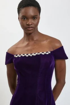 Robe Mini En Velours À Encolure Ornée De Cristaux