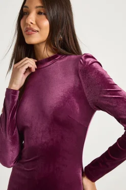 boohoo Robe mini en velours à ourlet de plumes et encolure haute<Femme Robes Moulantes|Robes À Manches Longues