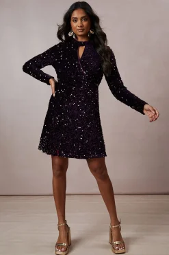 Robe Mini en Velours à Sequins avec Décolleté Goutte d'Eau