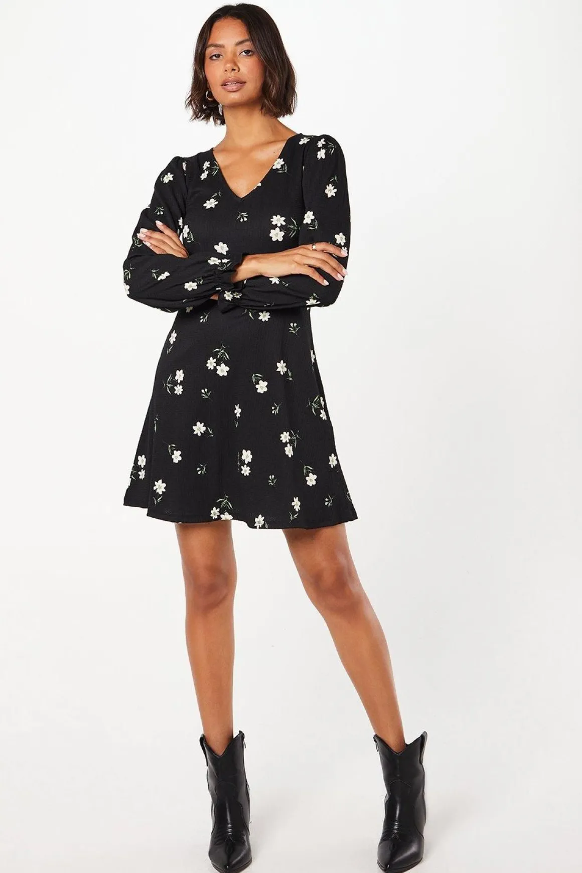 Robe Mini Florale à Manches Longues et Col V