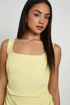 Robe Mini Froncée À Encolure Carrée