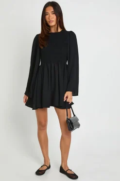 Robe Mini Froncée À Manches Évasées En Crêpe Martelé