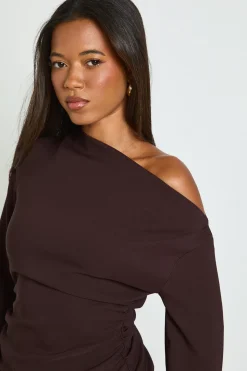 Robe Mini Froncée À Épaules Dénudées Et Manches Évasées
