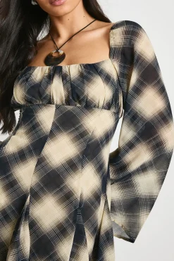 Robe Mini Godet en Chiffon Check