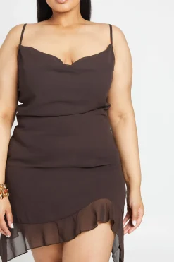 Robe Mini Grande Taille À Col Bénitier Et Bretelles Fines